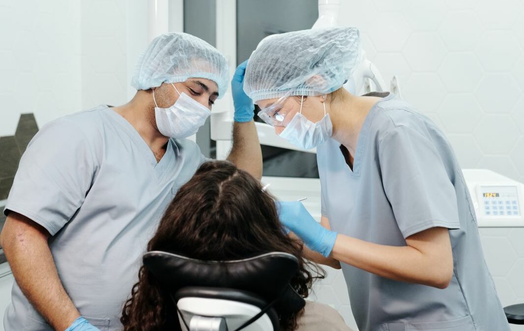 Dentista vs Odontoiatra: Qual è la Differenza?